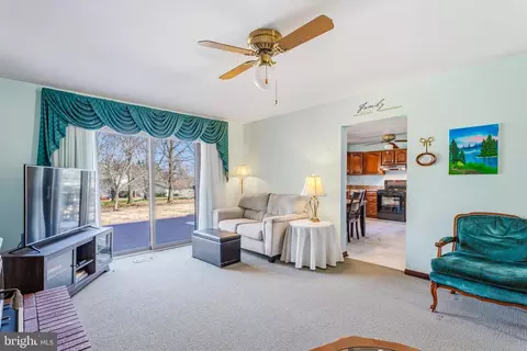 Living - 14017 Manor Rd, Baldwin, MD 21013 photo 3 of 3