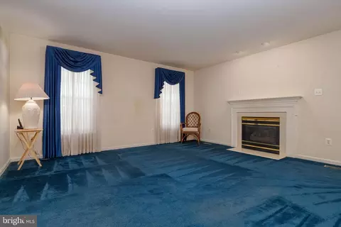 Living - 9102 Wise Avenue Ext, Sparrows Point, MD 21219 photo 3 of 6