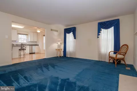 Living - 9102 Wise Avenue Ext, Sparrows Point, MD 21219 photo 4 of 6