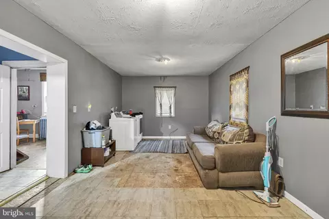 Entry Way - 7308 Linden Ave, Baltimore, MD 21206 photo 3 of 3