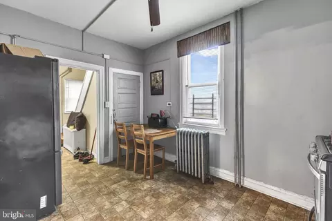 Entry Way - 7308 Linden Ave, Baltimore, MD 21206 photo 1 of 3