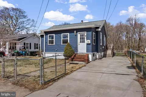 918 Renfrew St, Essex, MD 21221