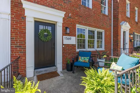 1569 Doxbury Rd, Towson, MD 21286