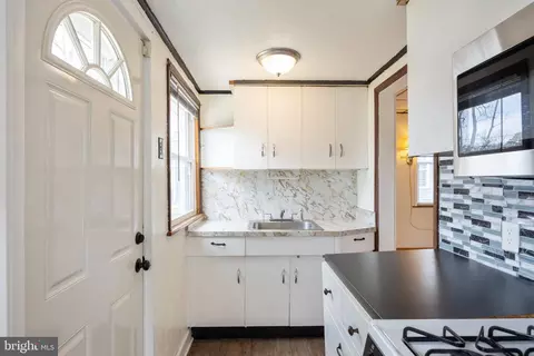 Entry Way - 4206 Baltimore St, Halethorpe, MD 21227 photo 2 of 4