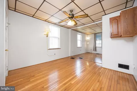 Living - 4206 Baltimore St, Halethorpe, MD 21227 photo 4 of 4