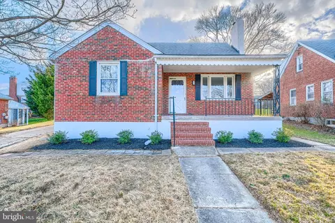 8702 Maravoss Ln, Parkville, MD 21234