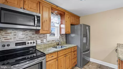 Kitchen - 1821 Weyburn Rd, Rosedale, MD 21237 photo 2 of 2