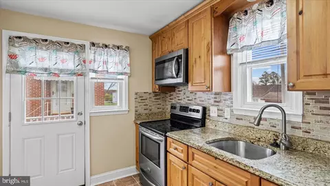Entry Way - 1821 Weyburn Rd, Rosedale, MD 21237 photo 3 of 7