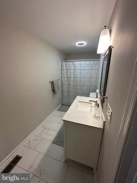 Bath - 4427 Annapolis Rd, Halethorpe, MD 21227 photo 1 of 3