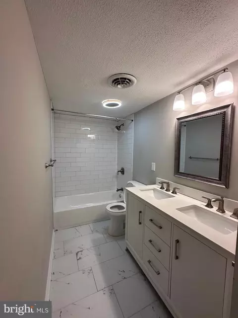 Bath - 4427 Annapolis Rd, Halethorpe, MD 21227 photo 2 of 3
