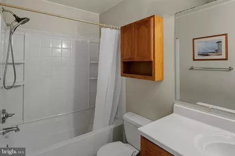 Bath - 12921 Bogby Rd, Middle River, MD 21220 photo 2 of 3