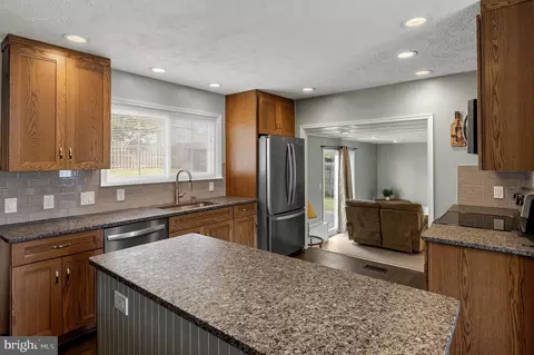 Kitchen - 12921 Bogby Rd, Middle River, MD 21220 photo 3 of 3