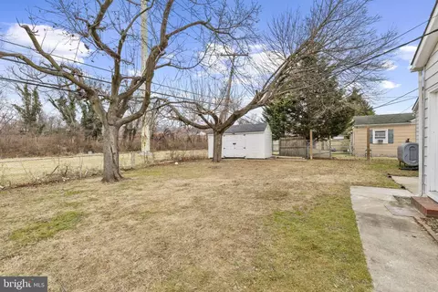 Exterior - 18 Armor Ct, Middle River, MD 21220 photo 3 of 4