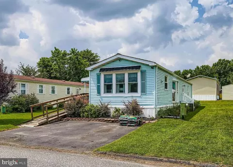141 Cowhide Cir, Middle River, MD 21220