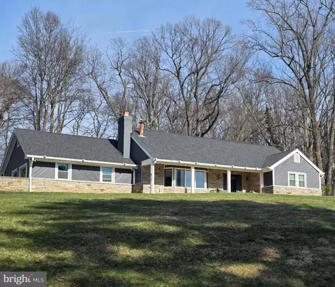 9 Rainbow Ct, Owings Mills, MD 21117