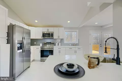 Kitchen - 7921 Rolling View Ave, Nottingham, MD 21236 photo 2 of 3