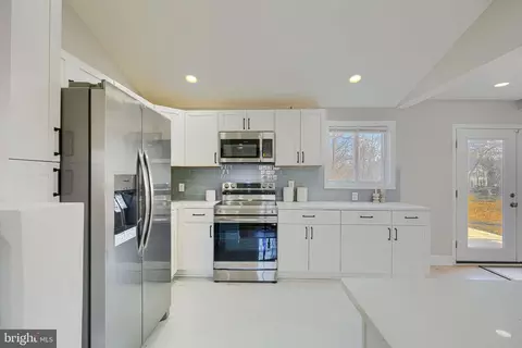 Kitchen - 7921 Rolling View Ave, Nottingham, MD 21236 photo 3 of 3