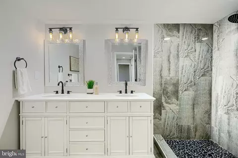 Bath - 7921 Rolling View Ave, Nottingham, MD 21236 photo 1 of 6