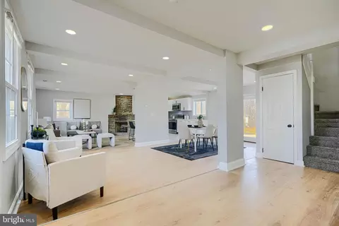 Entry Way - 7921 Rolling View Ave, Nottingham, MD 21236 photo 1 of 5