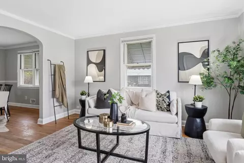 9249 Harford View Dr, Parkville, MD 21234