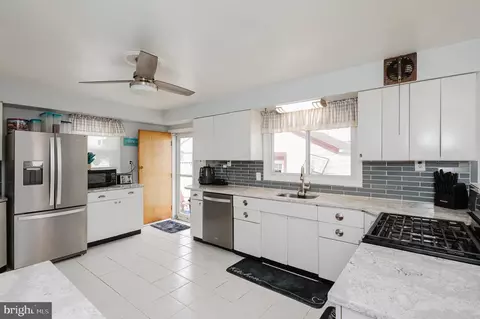Kitchen - 94 Avalon Ave, Dundalk, MD 21222 photo 2 of 2