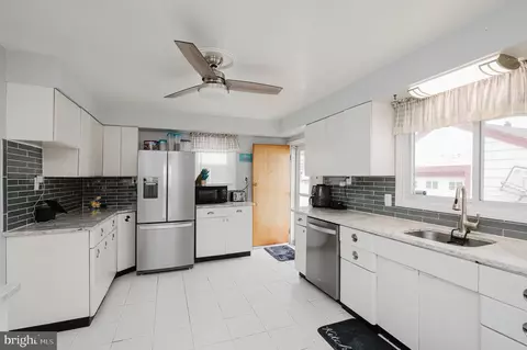 Kitchen - 94 Avalon Ave, Dundalk, MD 21222 photo 1 of 2