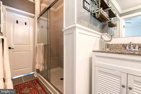 Bath - 6504 Maplewood Rd, Baltimore, MD 21212 photo 1 of 4