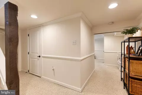 Entry Way - 6504 Maplewood Rd, Baltimore, MD 21212 photo 5 of 6