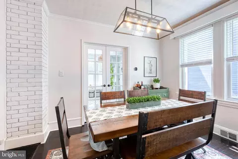 Dining - 6504 Maplewood Rd, Baltimore, MD 21212 photo 2 of 5