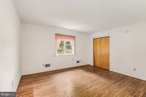 Bedroom - 13800 Cripplegate Rd, Phoenix, MD 21131 photo 2 of 3