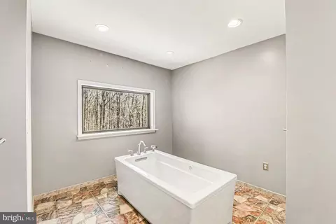 Bath - 13800 Cripplegate Rd, Phoenix, MD 21131 photo 2 of 4