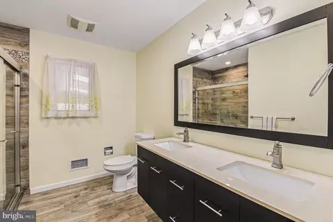 Bath - 13800 Cripplegate Rd, Phoenix, MD 21131 photo 4 of 4