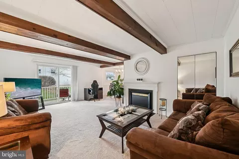 7 Warren Lodge Ct #1-C, Cockeysville, MD 21030