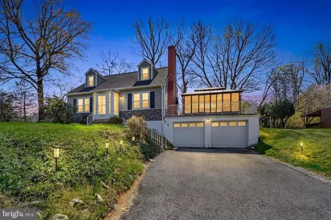 9409 Flagstone Dr, Parkville, MD 21234