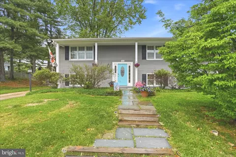 1802 Leadburn Rd, Towson, MD 21204