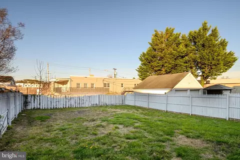 Exterior - 1326 Stevens Ave, Halethorpe, MD 21227 photo 5 of 7