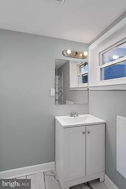 Bath - 1326 Stevens Ave, Halethorpe, MD 21227 photo 4 of 4