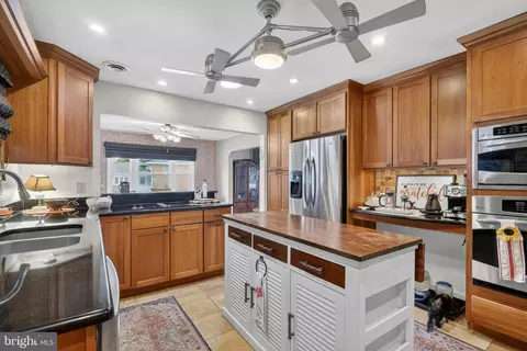 Kitchen - 804 Pineview Pl, Middle River, MD 21220 photo 2 of 10