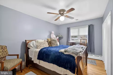 Bedroom - 804 Pineview Pl, Middle River, MD 21220 photo 1 of 5
