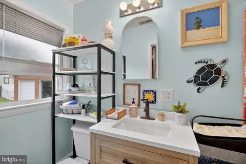Bath - 804 Pineview Pl, Middle River, MD 21220 photo 3 of 4