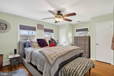 Bedroom - 804 Pineview Pl, Middle River, MD 21220 photo 3 of 5