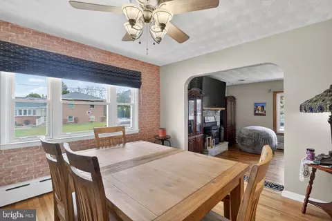Dining - 804 Pineview Pl, Middle River, MD 21220 photo 2 of 3