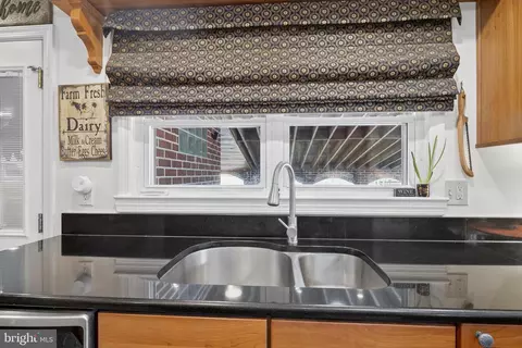 Kitchen - 804 Pineview Pl, Middle River, MD 21220 photo 5 of 10