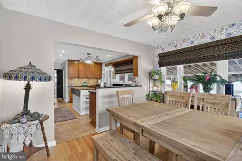 Dining - 804 Pineview Pl, Middle River, MD 21220 photo 3 of 3