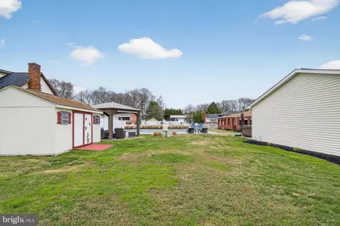 Exterior - 804 Pineview Pl, Middle River, MD 21220 photo 7 of 15