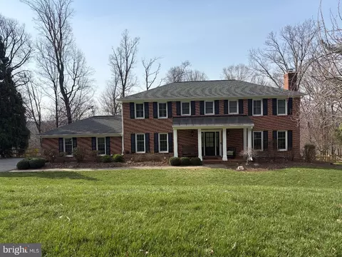 9 Lochwynd Ct, Phoenix, MD 21131