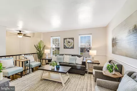 Living - 5522 Mccormick Ave, Baltimore, MD 21206 photo 2 of 4