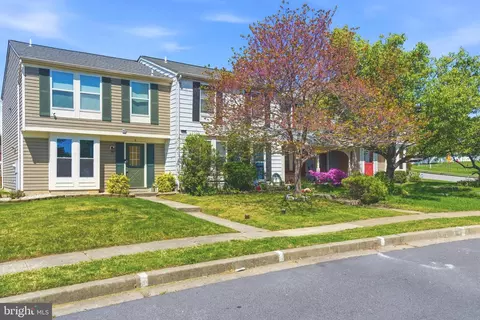 Exterior - 8 Primrose Ct, Parkville, MD 21234 photo 2 of 3