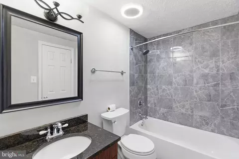 Bath - 8 Primrose Ct, Parkville, MD 21234 photo 2 of 2