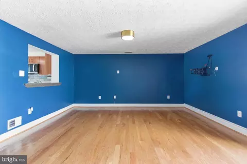 Living - 8 Primrose Ct, Parkville, MD 21234 photo 1 of 5